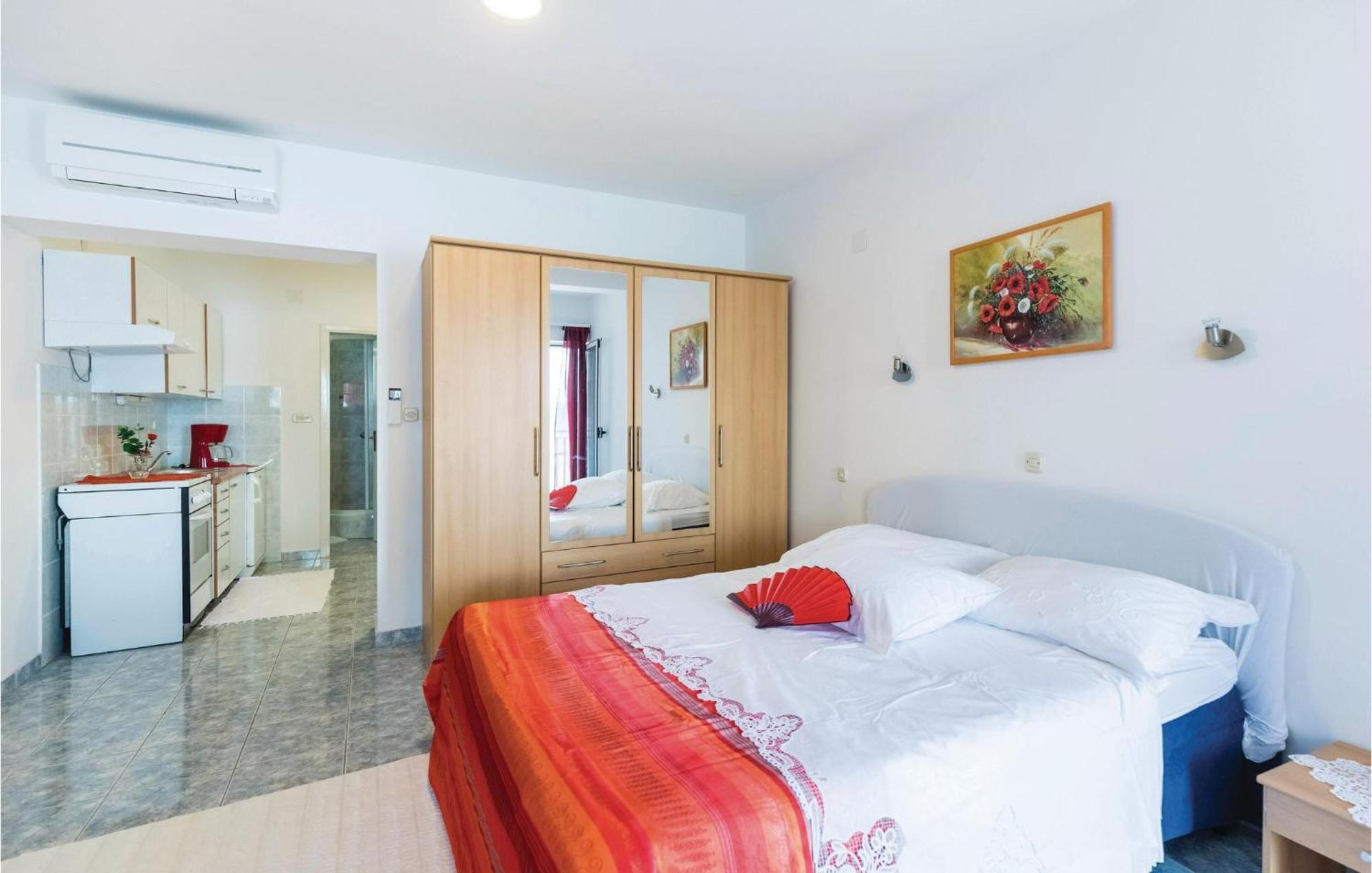 Awesome Apartment In Duba With Wifi Exterior photo