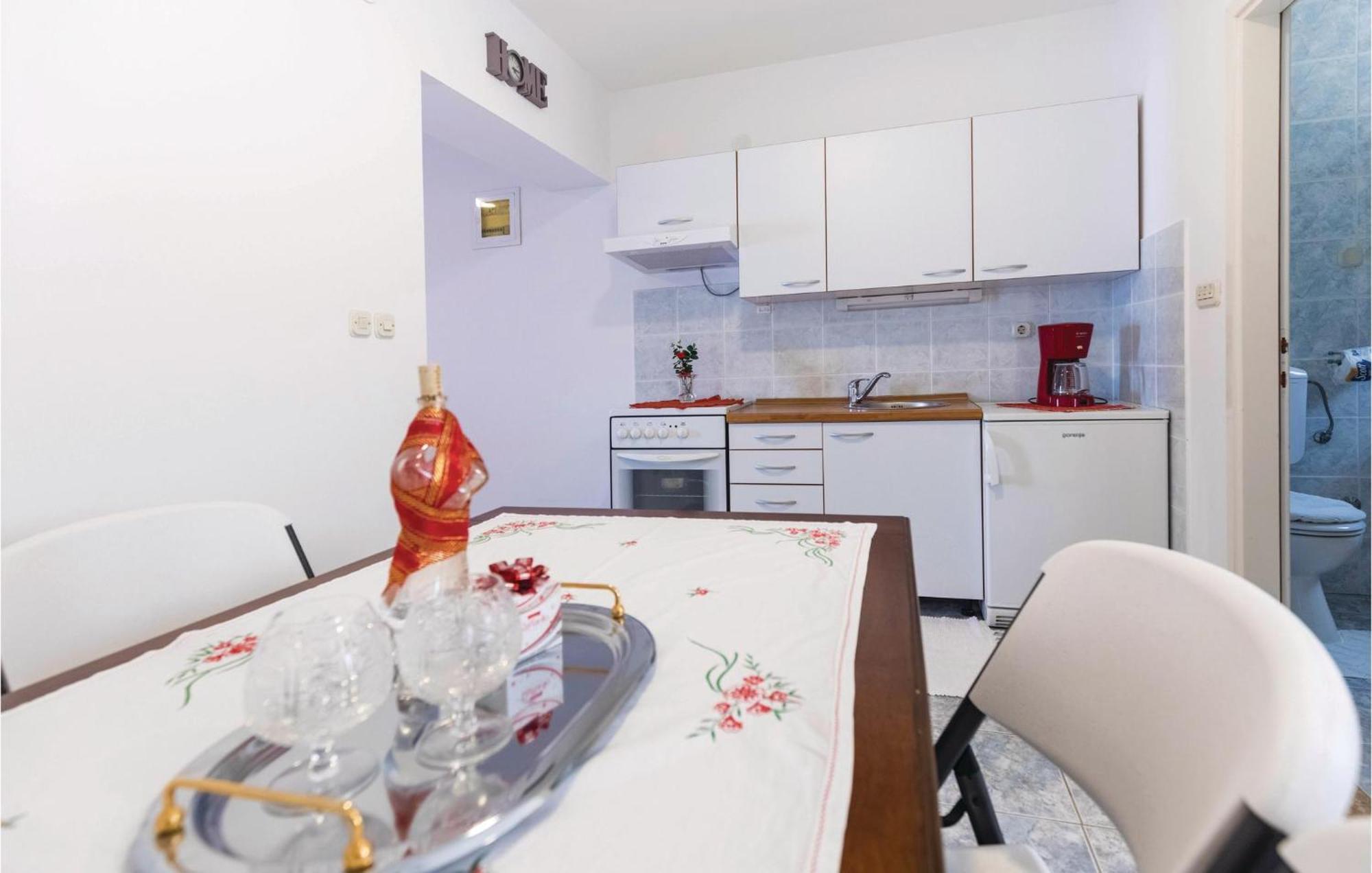 Awesome Apartment In Duba With Wifi Exterior photo